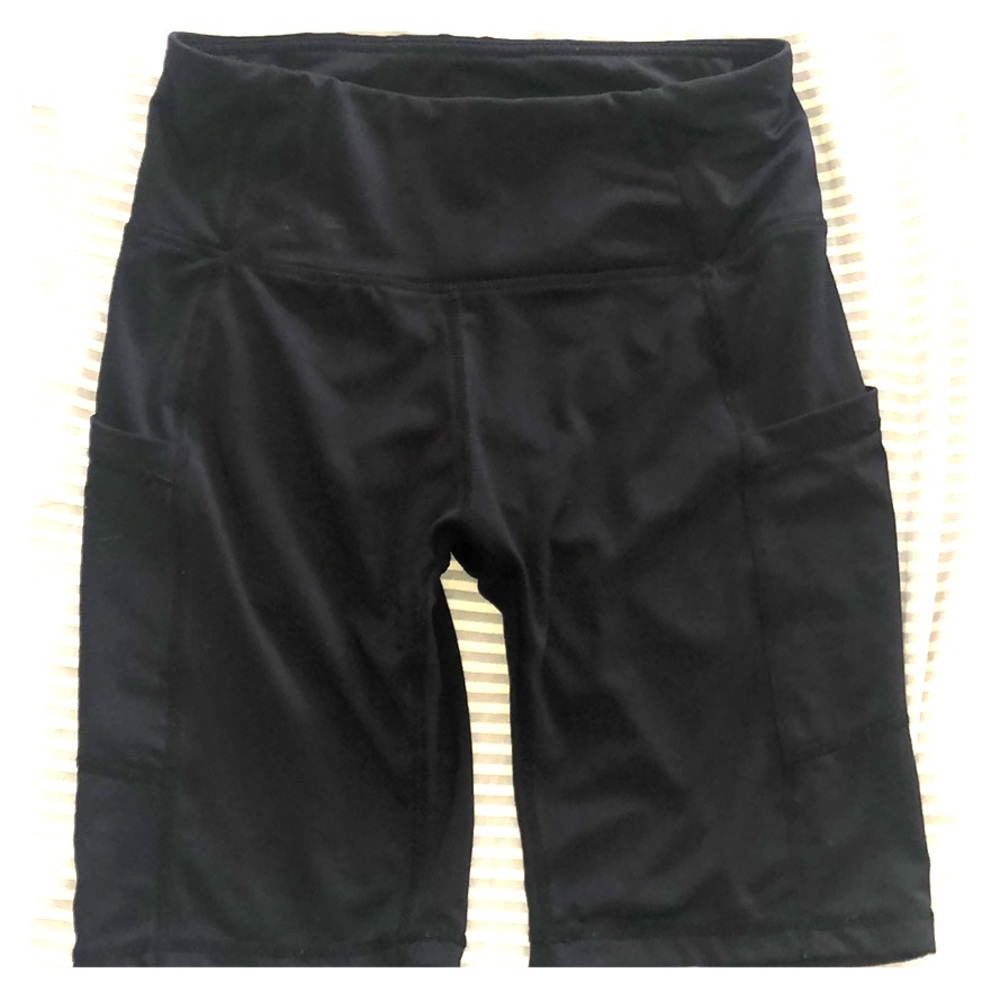 Black bike shorts with side pockets